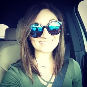 Meet your Posher, Jillian